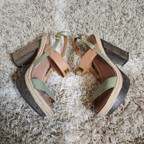 Hunter Gonave Wood Heel Sandals - Picture 5 of 16